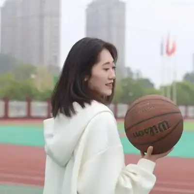 何龙